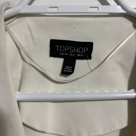 Top Shop Ruffle peplum blazer - Picture 3 of 3